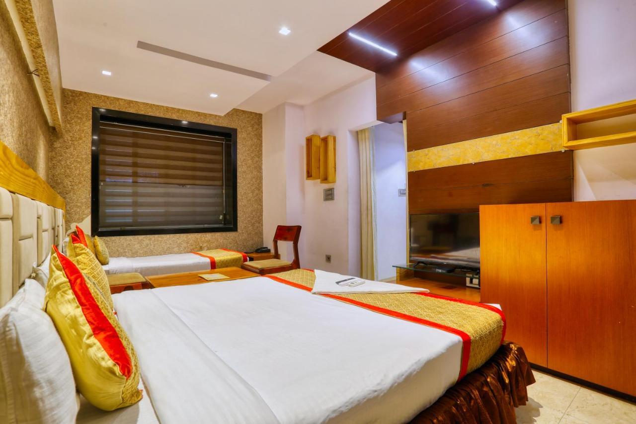 The Ashoka Hotel Индаур Экстерьер фото
