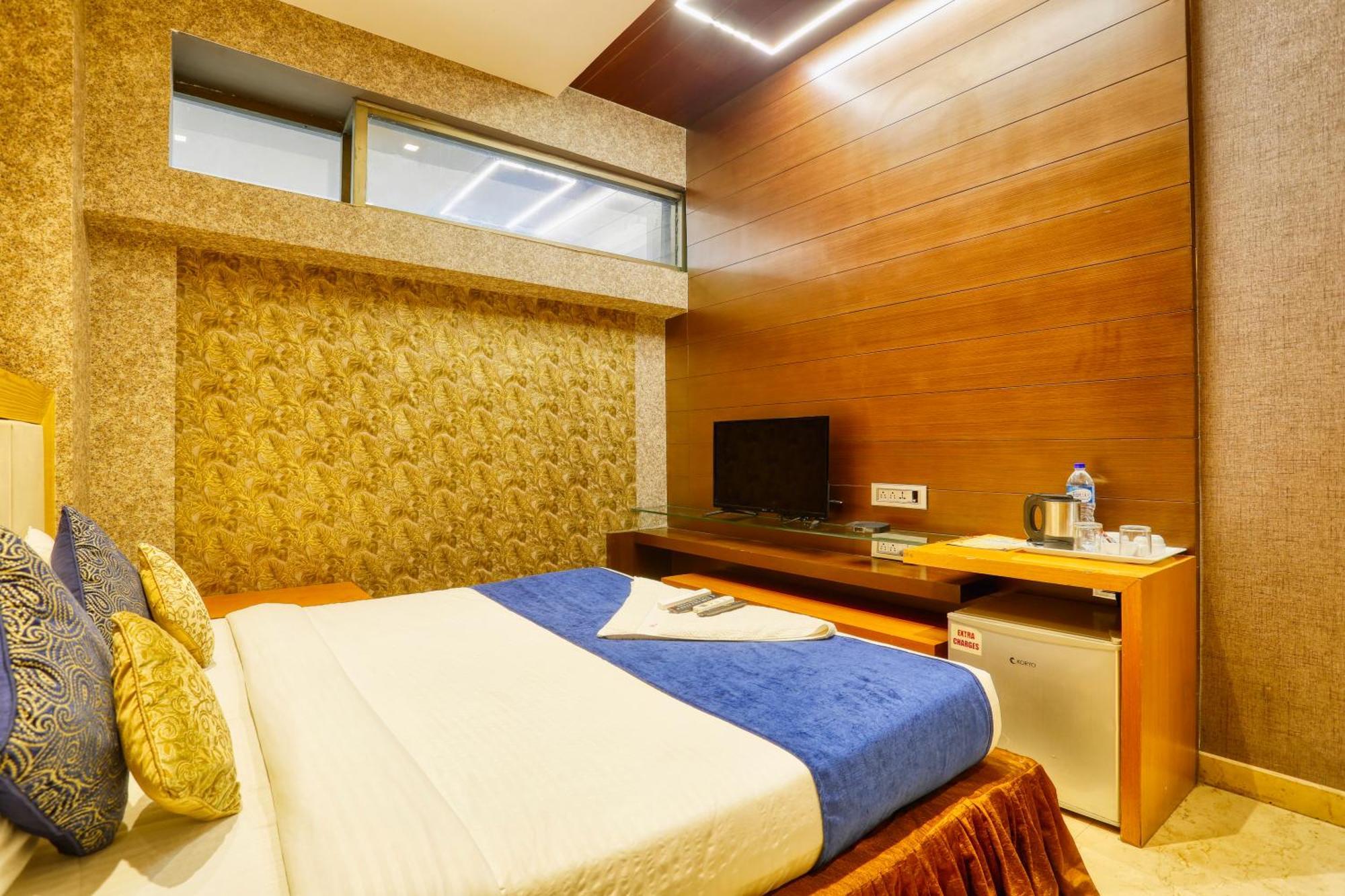 The Ashoka Hotel Индаур Экстерьер фото