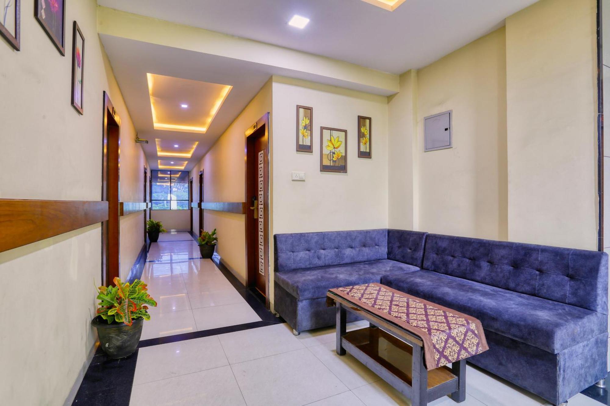 The Ashoka Hotel Индаур Экстерьер фото
