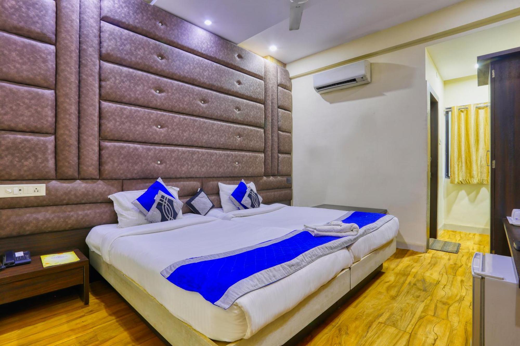 The Ashoka Hotel Индаур Экстерьер фото
