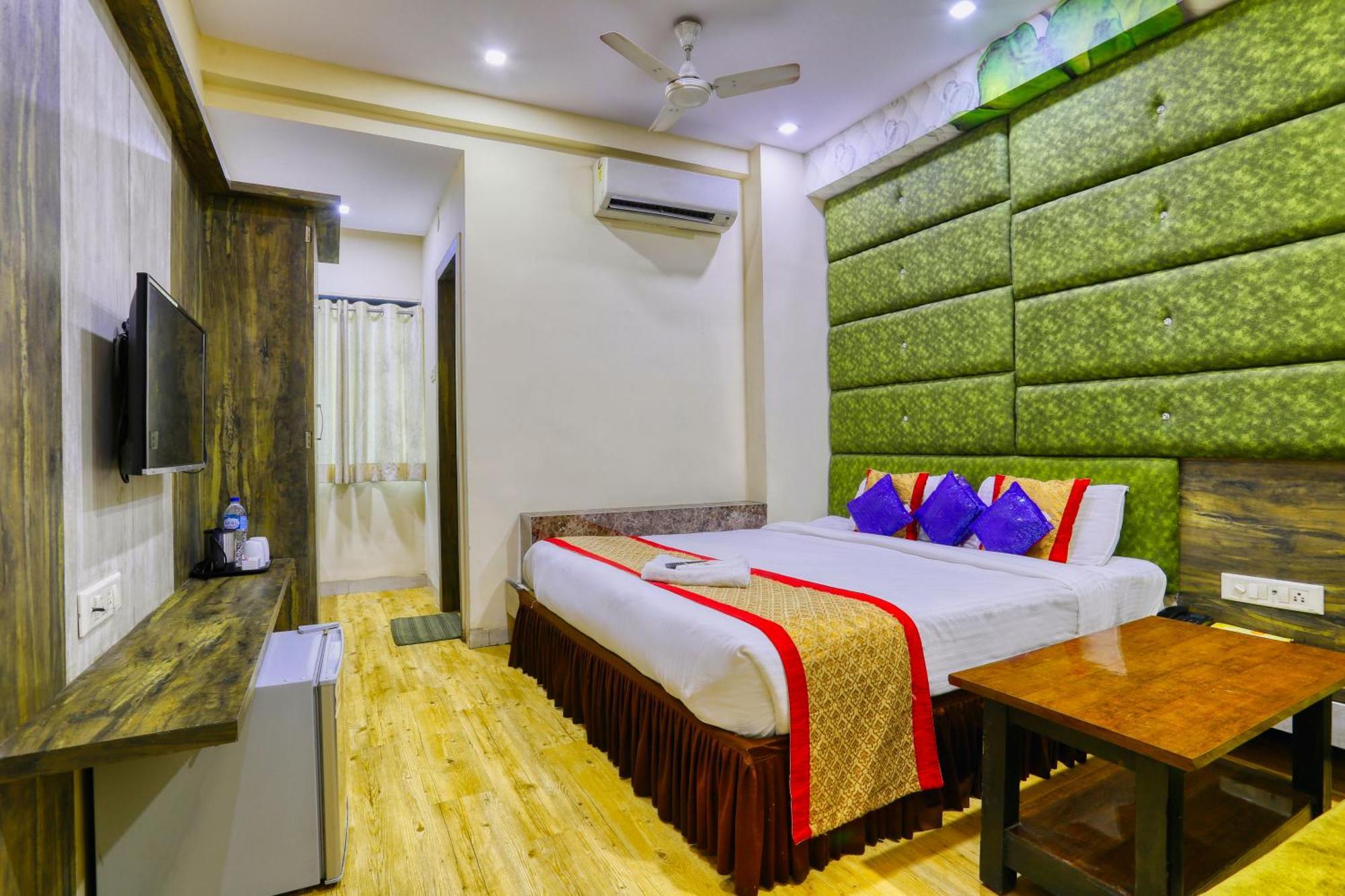 The Ashoka Hotel Индаур Экстерьер фото